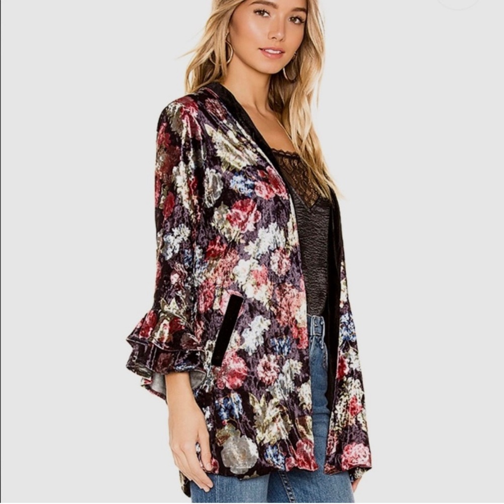 BCBGeneration Black Floral Velvet Open Shawl Drape Wrap Blazer fully lined EUC